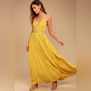 Lulu’s This Is Love Mustard Lace Maxi Dress Size Small NWT